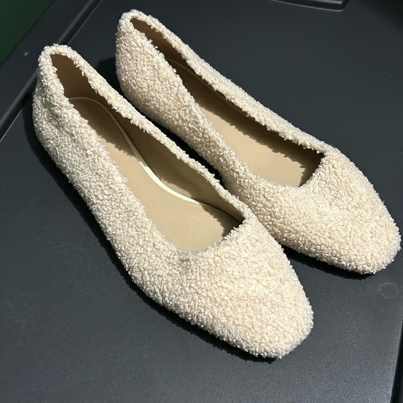 Ann Taylor Sherpa Ballet Flats Size 9.5 - Picture 2 of 5